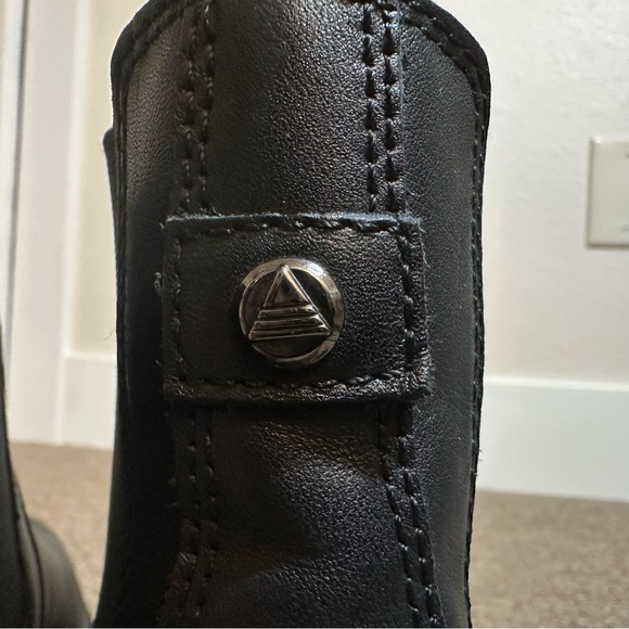 ALDO Stompd - Lug Sole Real Leather Chelsea Boot 9 Like New - Picture 12 of 13